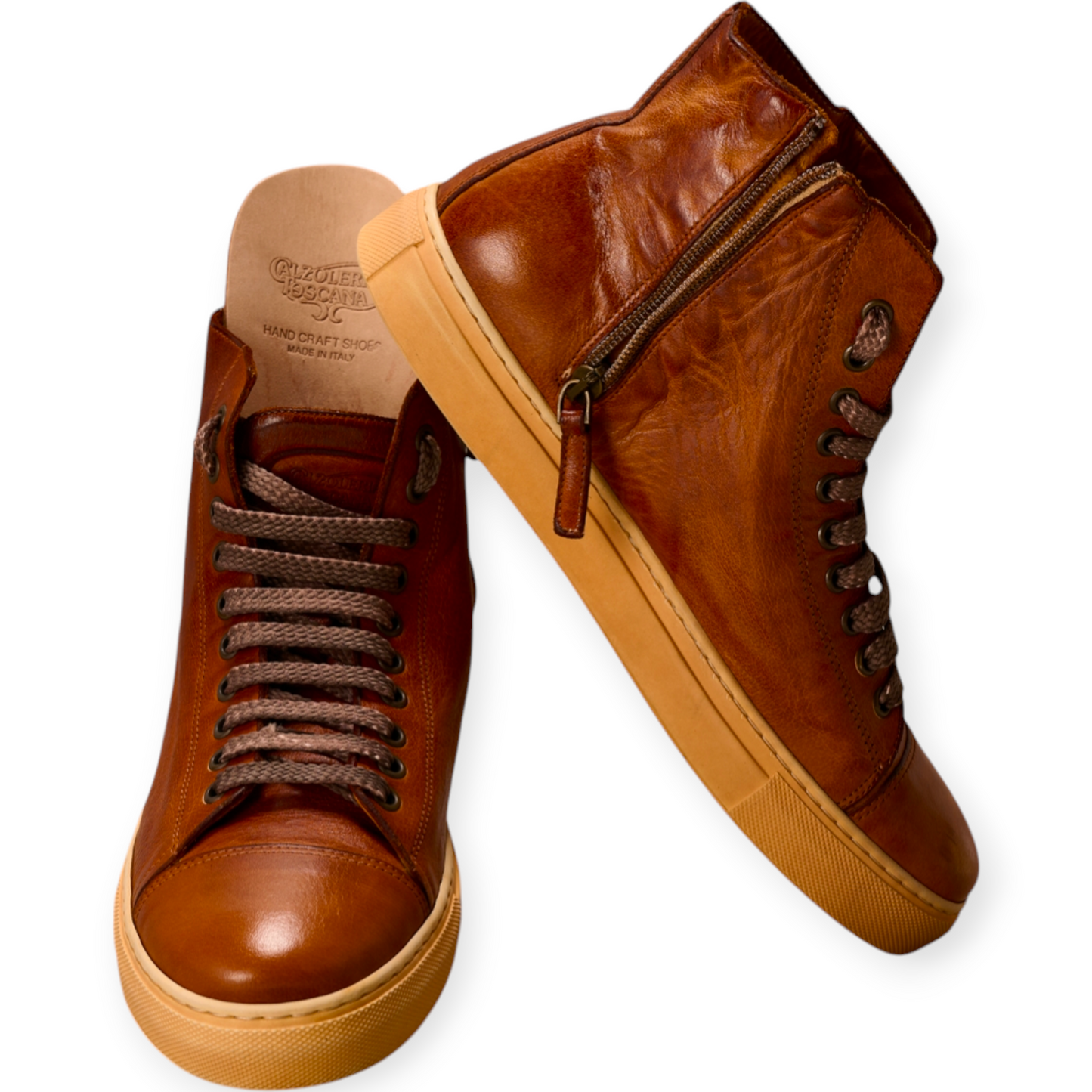 Sneaker realizzata in pelle di bufalina